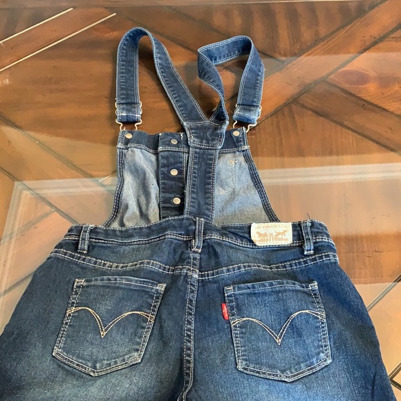 Levi shorts size 12 - Picture 8 of 8